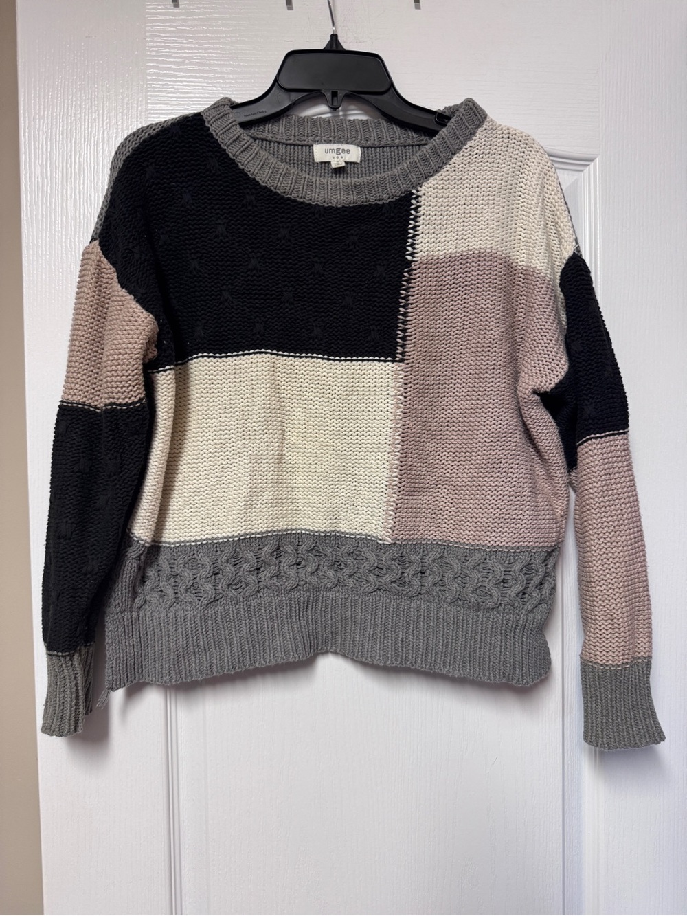 Umgee Colorblock Crewneck Sweater in Black, Cream & Blush